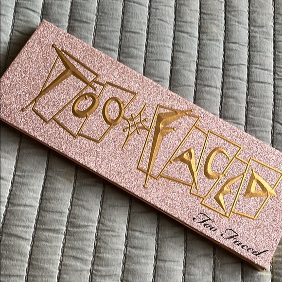 Too Faced Limited Edition Palette - Picture 2 of 2